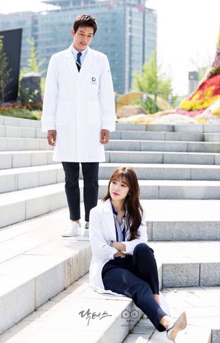 韩剧《doctors》可以在什么平台上看？