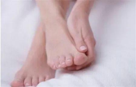 孕妇脚心疼，这是怎么回事？