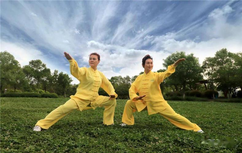 练太极拳要穿什么衣服