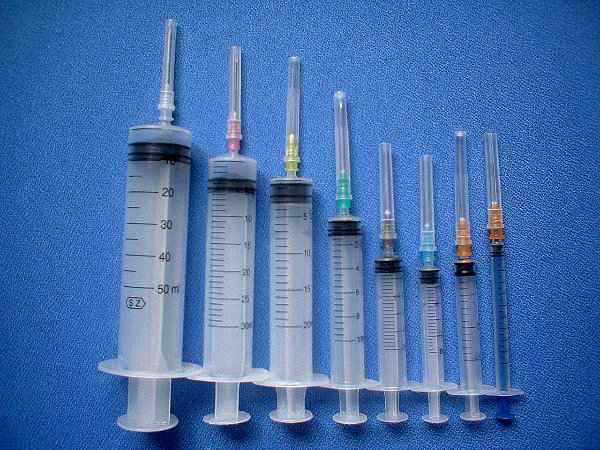 一次性注射器和输液器属于几类医疗设备···哪些部门负责受理··
