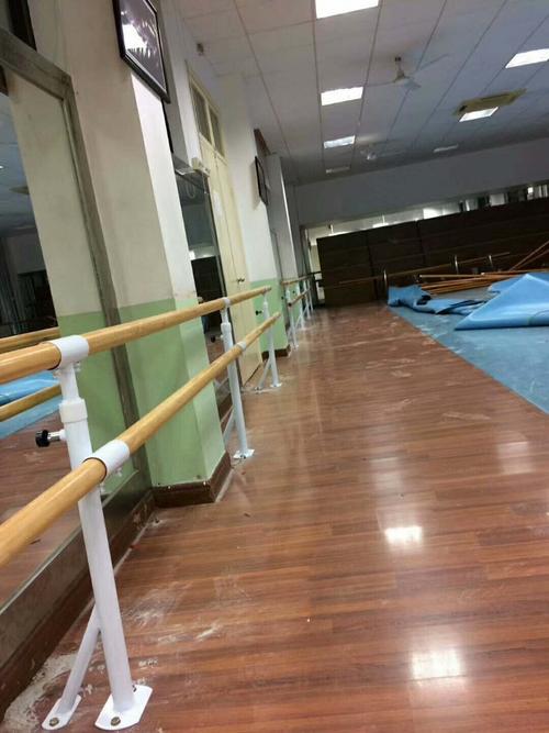 舞蹈把杆练习有什么作用
