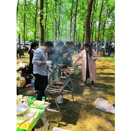 野外烧烤需要准备哪些物品？