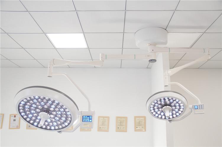 如何选择合适的医疗照明灯具？
