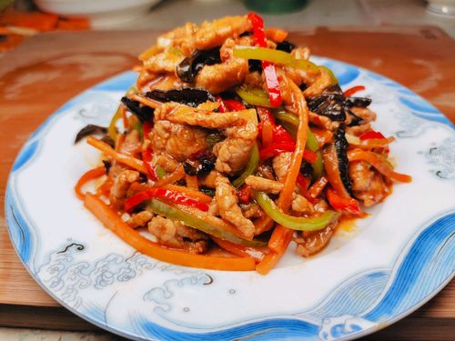 鱼香肉丝怎么做？