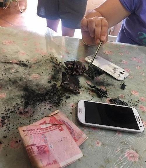 三星手机又爆炸！多次起火伤人为啥还有人买它？