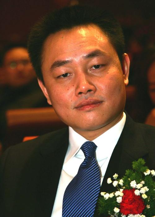 黄光裕刚出狱就卖40亿资产，他当初为何会入狱？