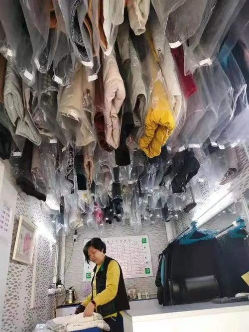干洗店都是用什么洗衣服？