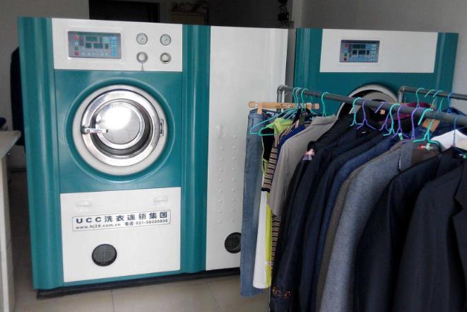 我想去干洗一下西服，请问青岛这边的干洗店哪家比较好啊