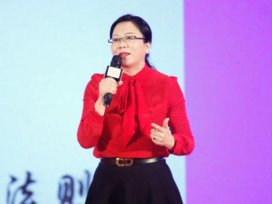 依文的董事长简介