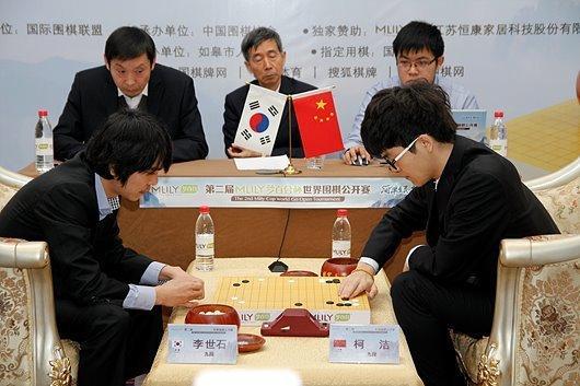 单从围棋水平来说，柯洁和李世石到底谁更胜一筹？
