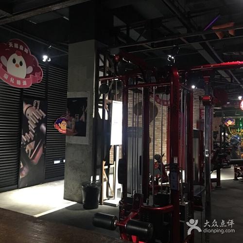 大连韦德伍斯三八广场名仕店坐几路车去最方便最快，我在辽师大学住。
