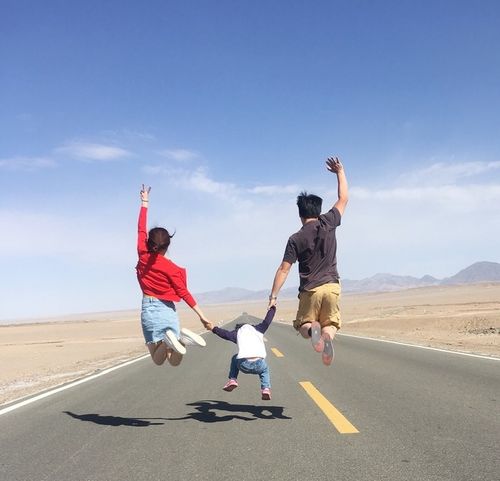 去西北旅游的话应该去哪里玩？自驾游和亲子游最好的景点是哪个？