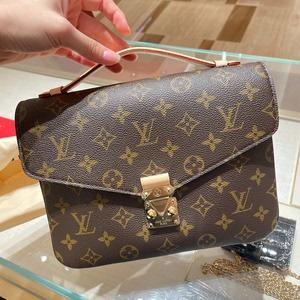 LV的晚装包斜挎包大概多少钱