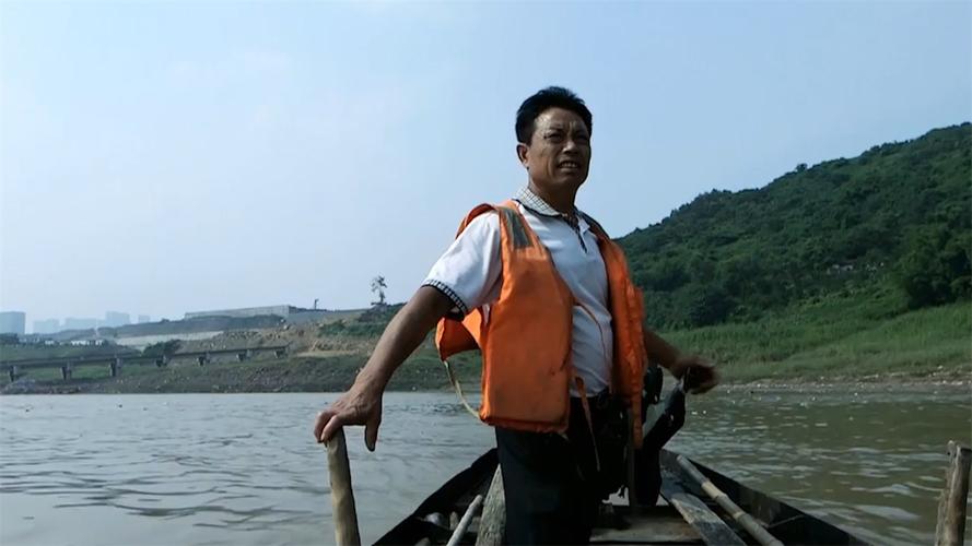 “只要打捞队不撤，我就会一直干下去。”为啥捞尸人能坚持下去？