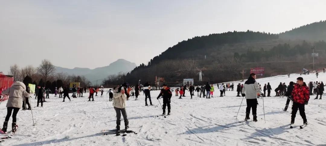 济南泉城公园滑雪一天多少钱