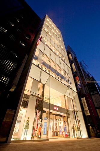 优衣库全球最大的旗舰店在哪个城市