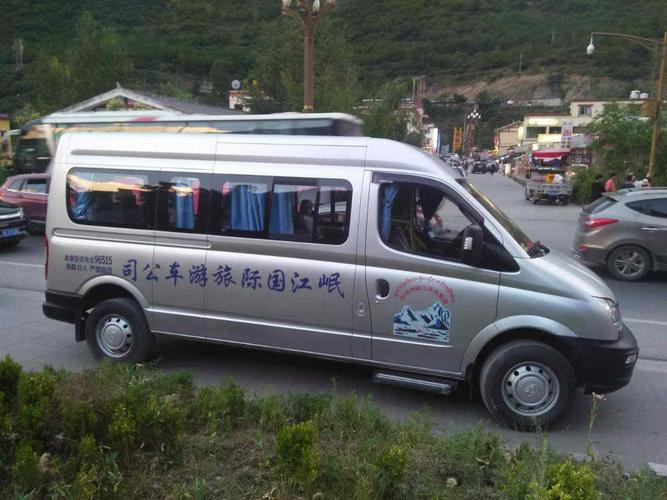 我想经营一辆商务车做旅游包车，不知要办哪些手续？