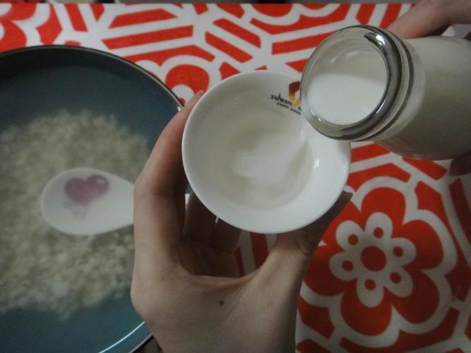 怎样用纯牛奶自制面膜？