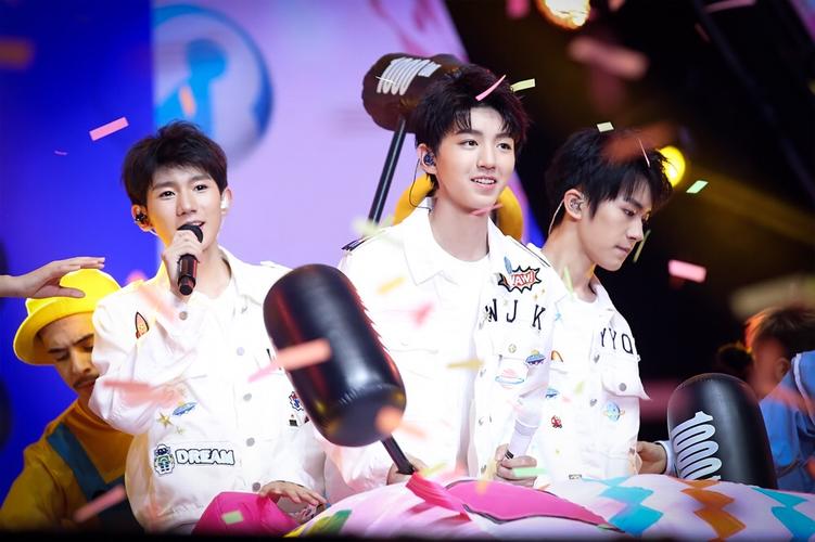 tfboys四周年唱了哪些歌