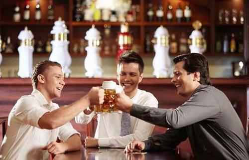 睡觉前喝啤酒会发胖吗？