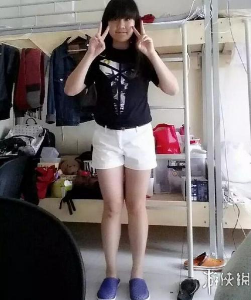 广东岭南职业技术学校经管系的大三学生何妍减肥成功，很想知道她微博，好想问她减肥心得，谁有
