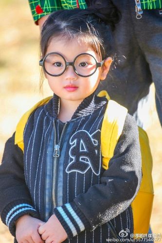 阿拉蕾是谁的女儿啊