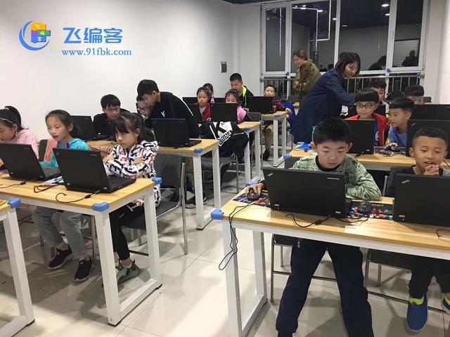 小男孩少儿编程加盟条件是什么？
