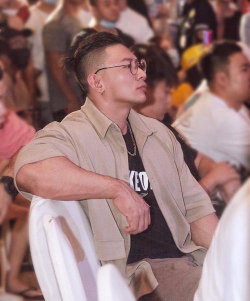鹿晨辉身高是多少？