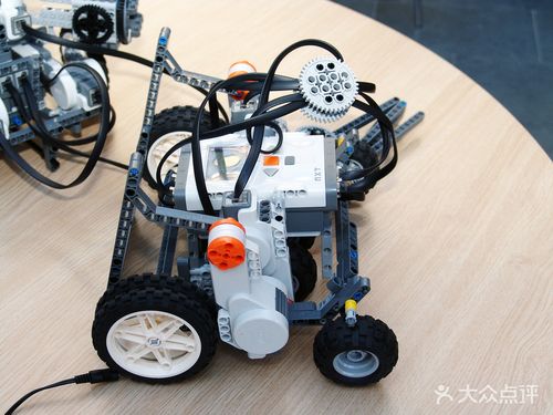 乐高机器人和中鸣机器人哪个好